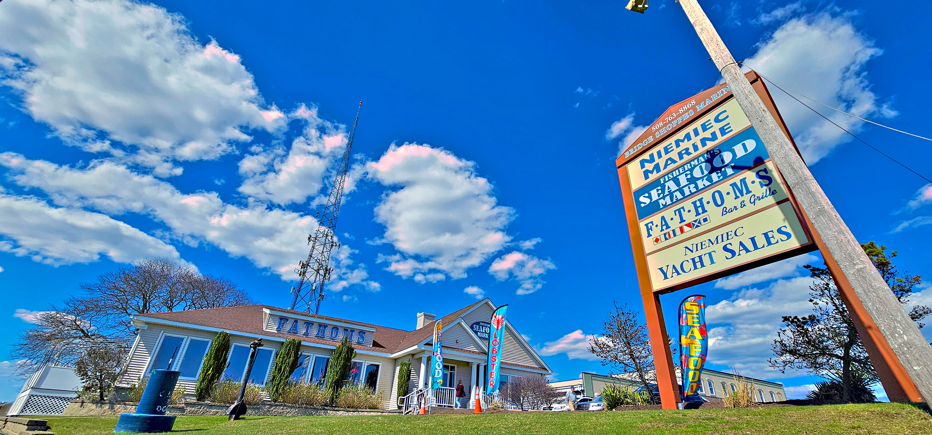 Fisherman's Market Seafood Outlet - 255 Popes Island, New Bedford, MA