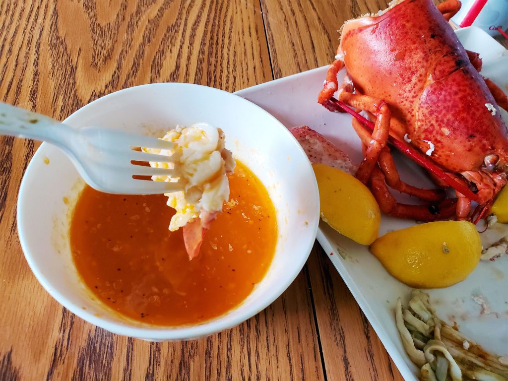 FM Recipes Boiled Lobster with Spicy Garlic Butter Dipping Sauce