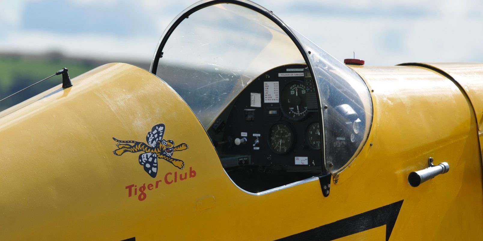 F2FFX1 The Tiger Club Turb team, yellow cockpit