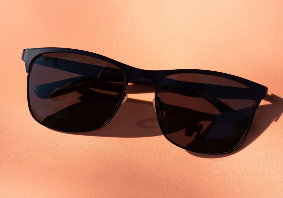 SUNGLASS