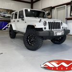 2016 White Sahara JK Jeep 3.5″ Rough Country lift 18x9 Fuel Offroad D534 "Boost" wheels flat black & milled 35" tires