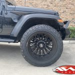2020 Black Jeep Gladiator 2.5″ Rough Country lift 22×12 Hostile H114 "Fury" wheels asphalt 35″ tires