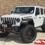 2020 JL Rubicon Jeep 2.5" lift 20×10 Moto Metal MO999 wheels gloss black with red milled accents 37″ tires stubby bumper