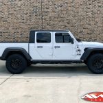 2020 White Sport JT Gladiator 2.5″ rough country leveling kit 20×9.5 Black Rhino "Chamber" wheels in matte black 35" tires