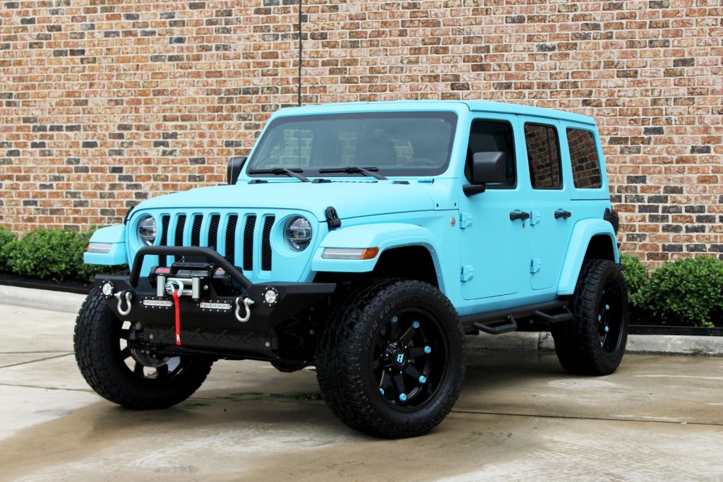 Wrangler аренда. Wrangler 38 Wheels. Диски Jeep Wrangler. Мятный Wrangler.