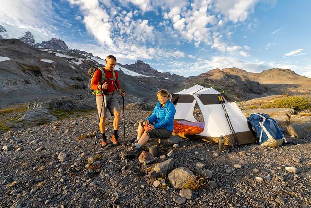 Hiking Poles: Do I Need Them and How to Choose?