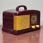 FADA L56 Catalin Radio Maroon:Yellow- Pre-Restore Cabinet 2