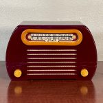 FADA 652 Catalin Radio- Maroon Butterscotch 1