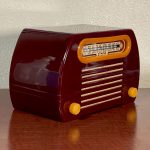 FADA 652 Catalin Radio- Maroon Butterscotch 2