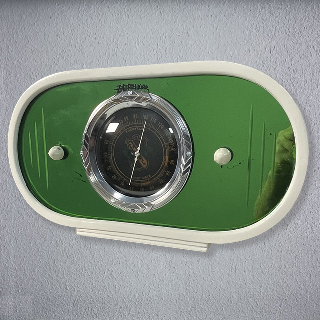 Cord Zephyr Mirror Radio