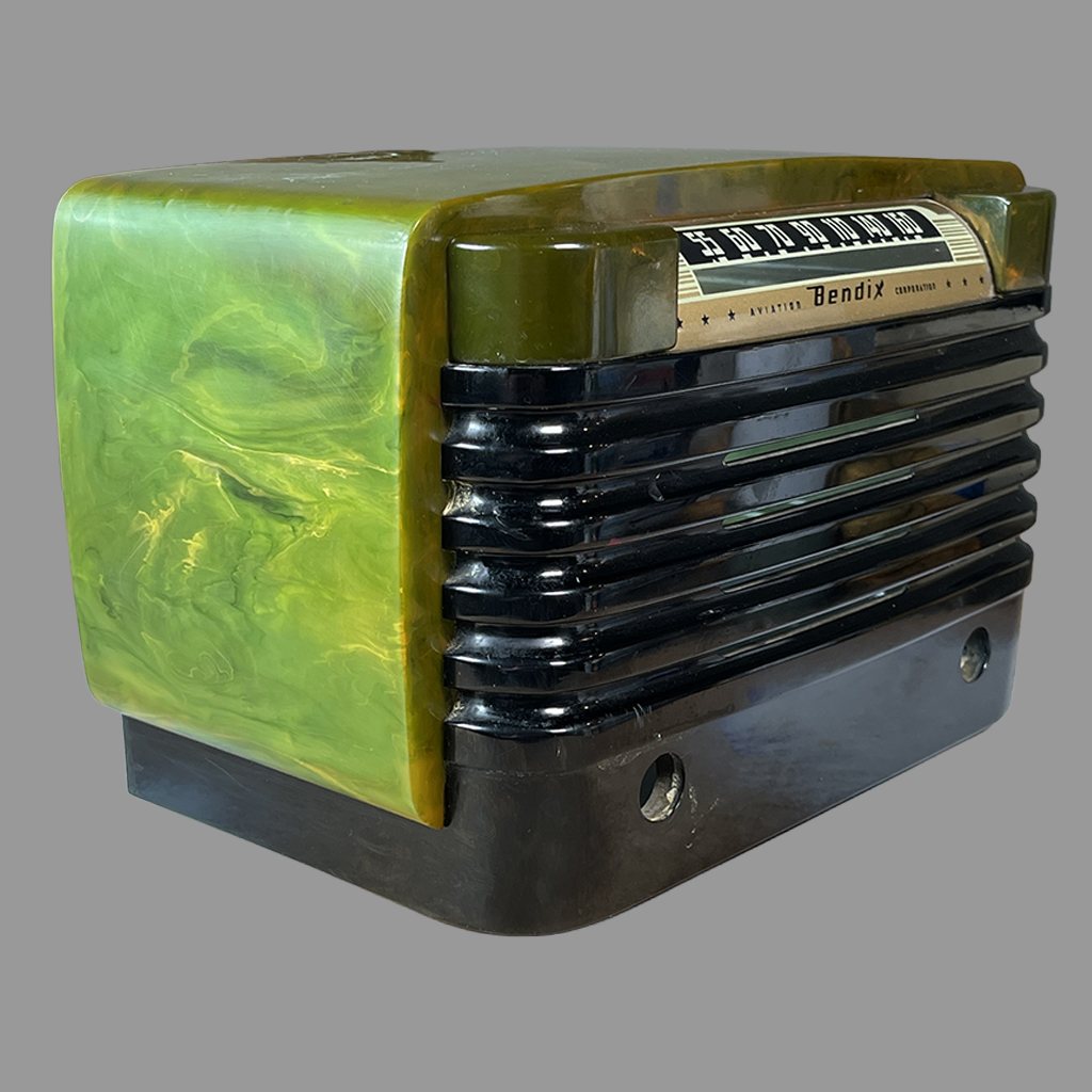 "Cut and Polished Bedix 526C Catalin Radio