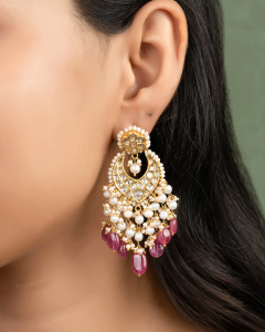 Hottest Earring Trends 2025