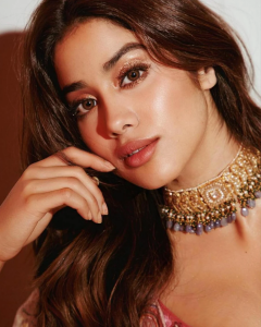 Regal Glow Necklace Trend