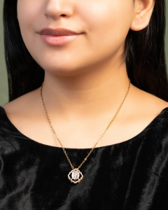 pendant chain for short neck