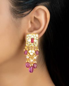 Hair & Neckline Styling Tips