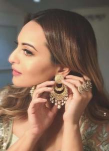 How to Style Chandbali