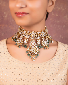 modern choker for saree Look