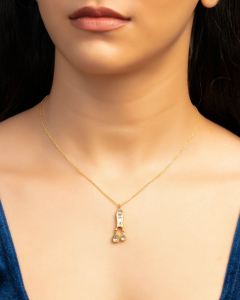 necklace for oversized t-shirt