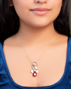 Pendant Necklaces for Crew Neckline