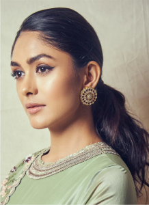 earrings for Ponytail Hairstyle