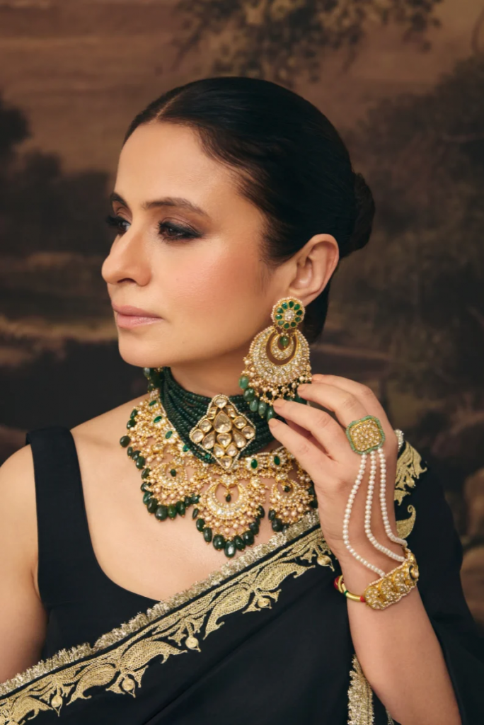 jewellery for black dress