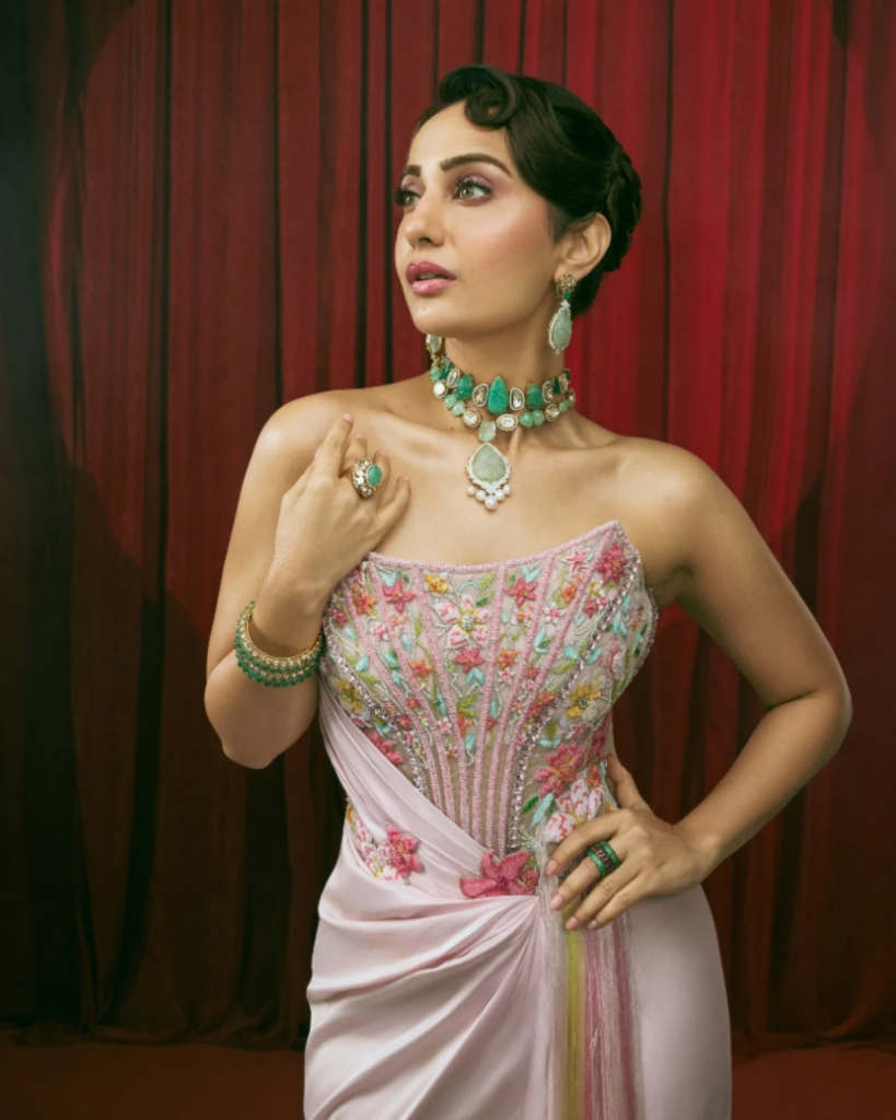 jewellery for modern gown