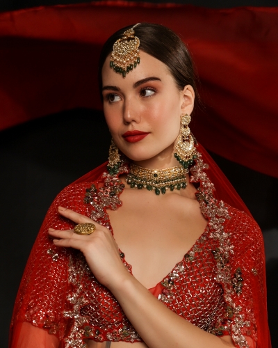 jewellery for red dress