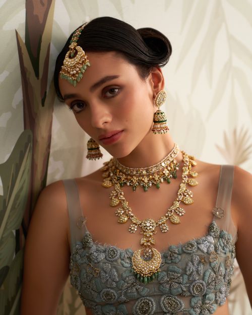 jewellery for square neck dress