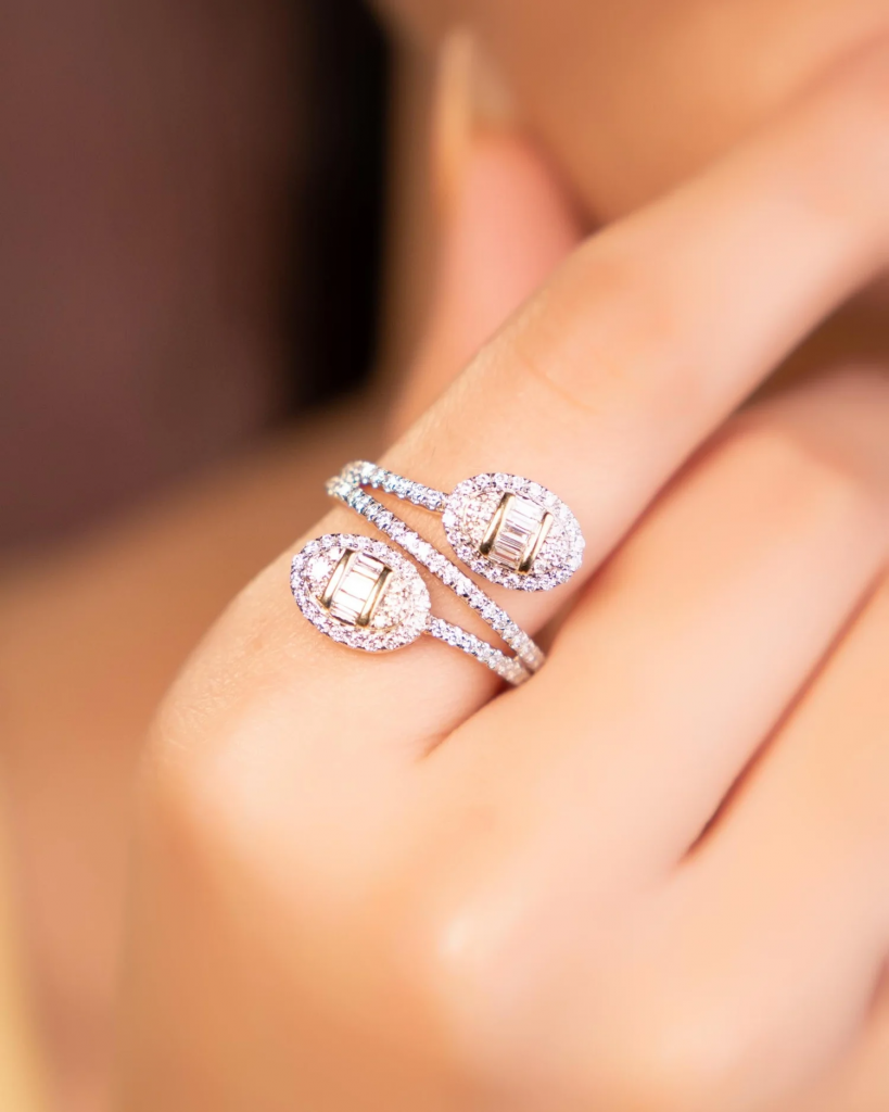 oval cut ring for engagement