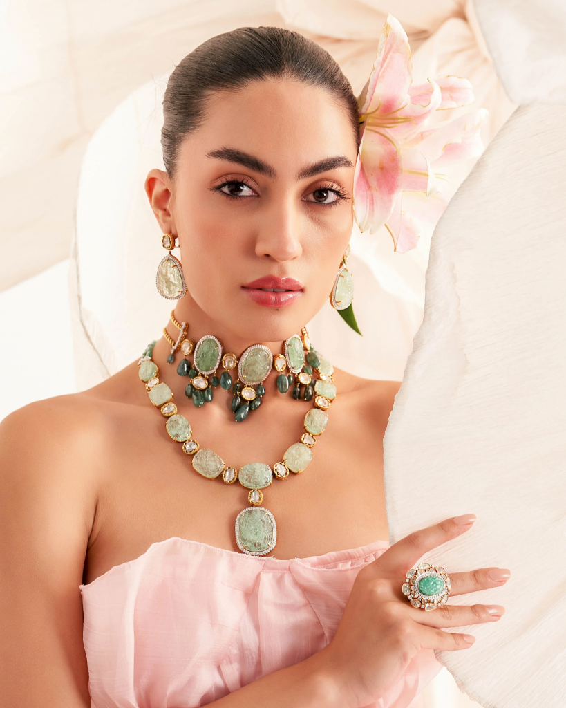 bridal emerald choker