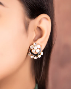 choosing stud earrings for face shape