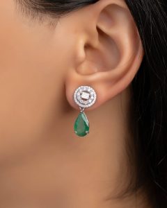 emerald-drop-earrings-for-half-saree
