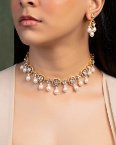 pearl jewellery for maroon jewellery