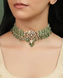 trending emerald choker