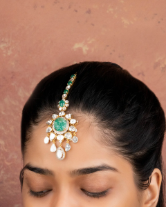 trending emerald maang tikka