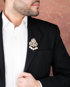 groom-brooch