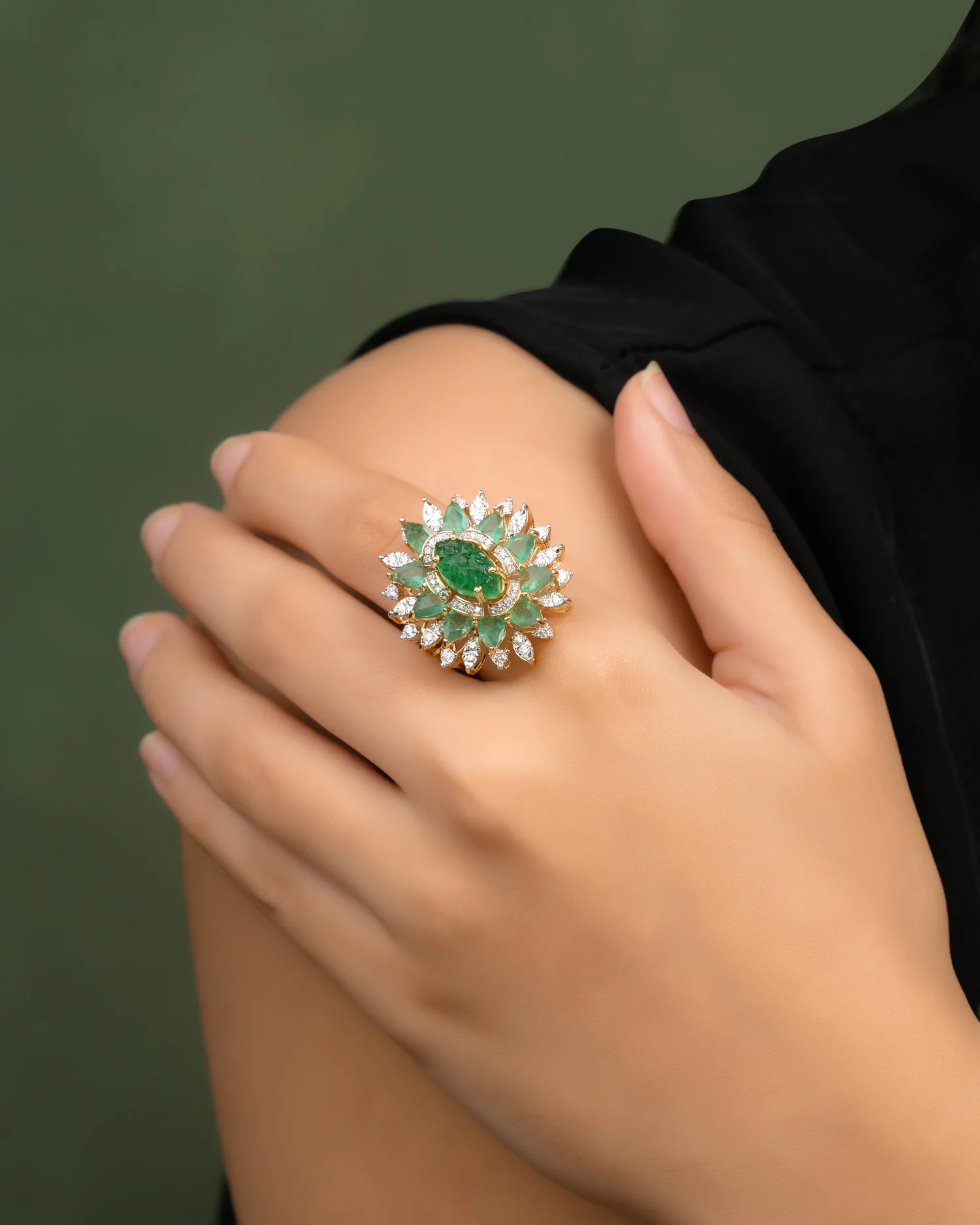 emerald ring trends