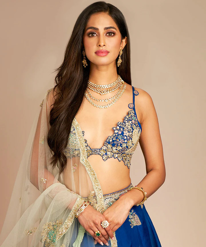 jewellery for lehenga colour
