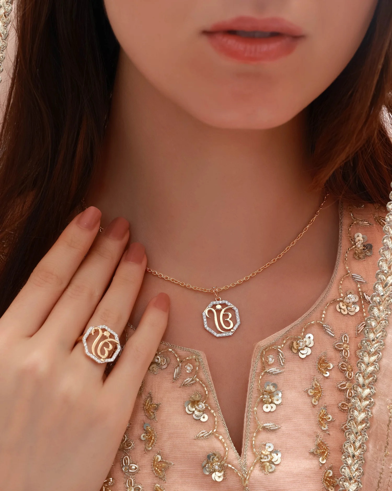 om pendant