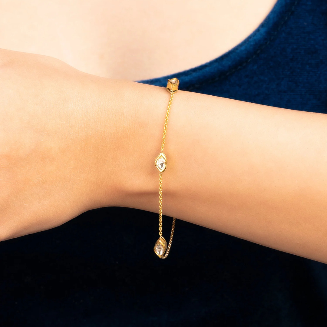 Minimal Bracelet for Sister