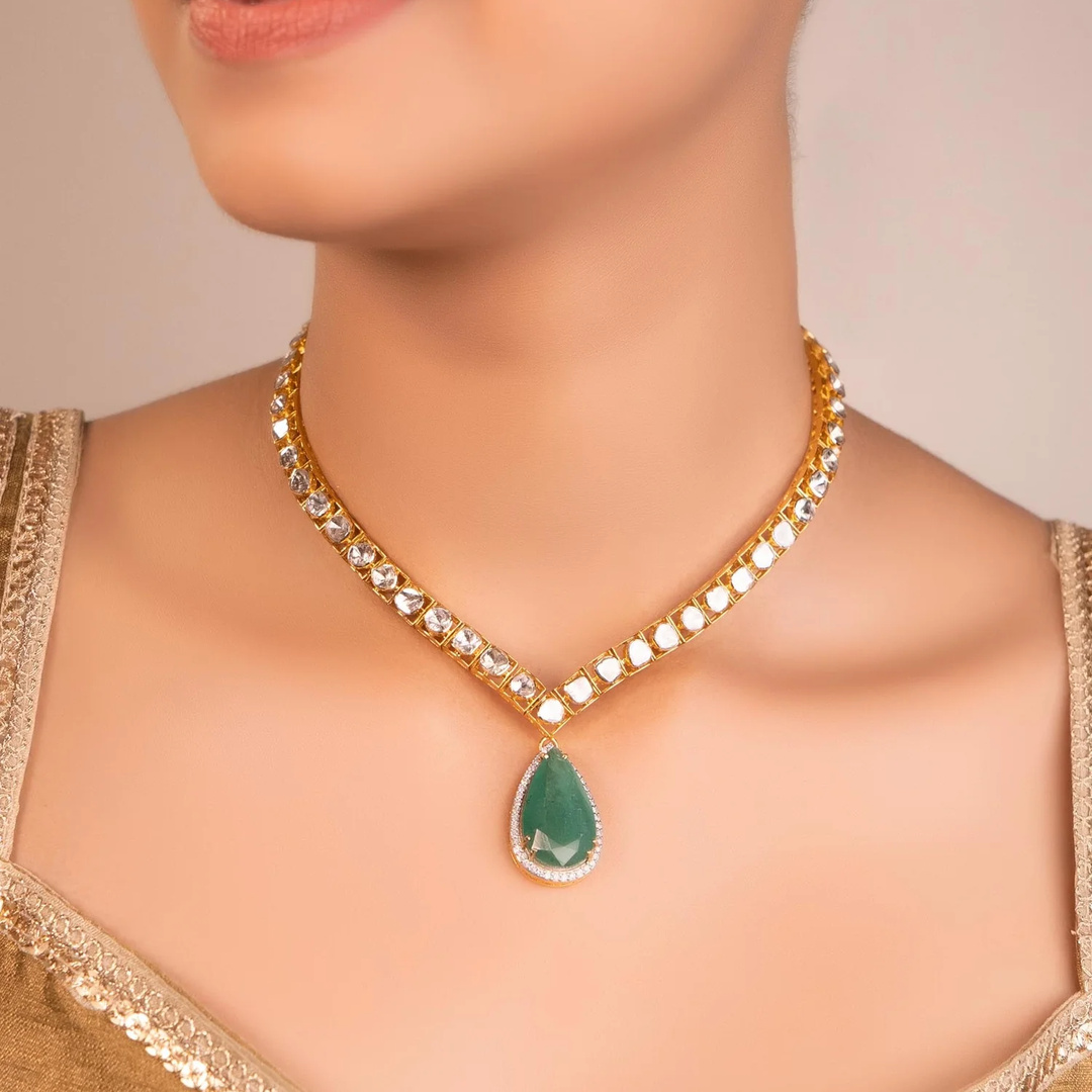 emerald pendant for girlfriend