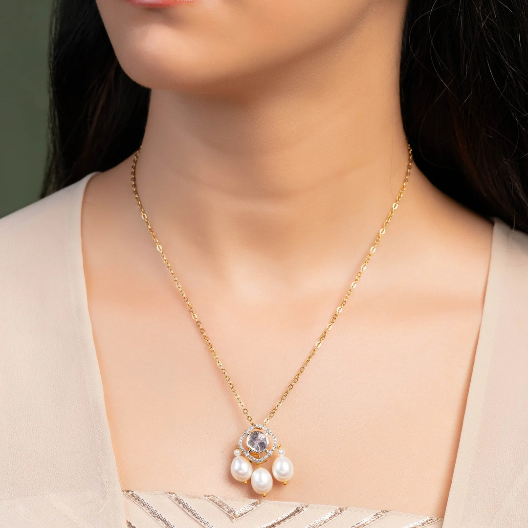 pearl pendant for girlfriend