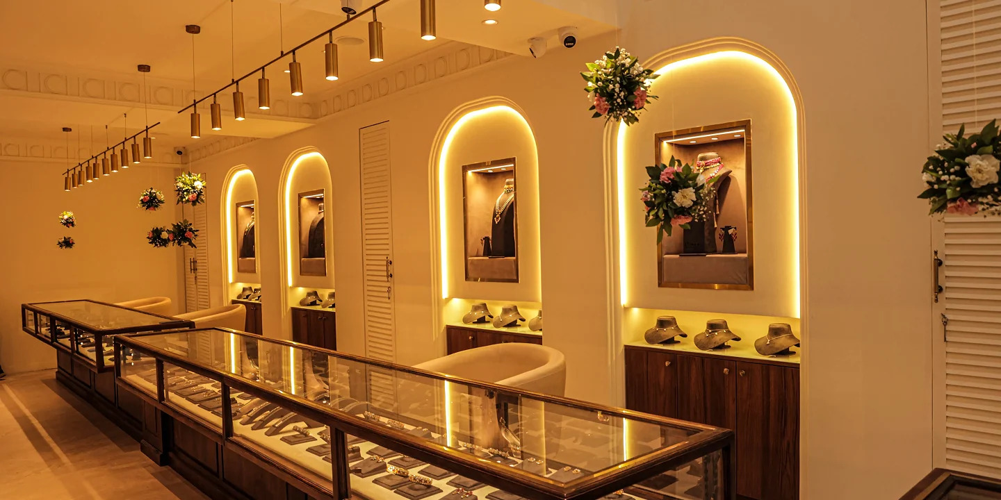 tyaani-pune-store