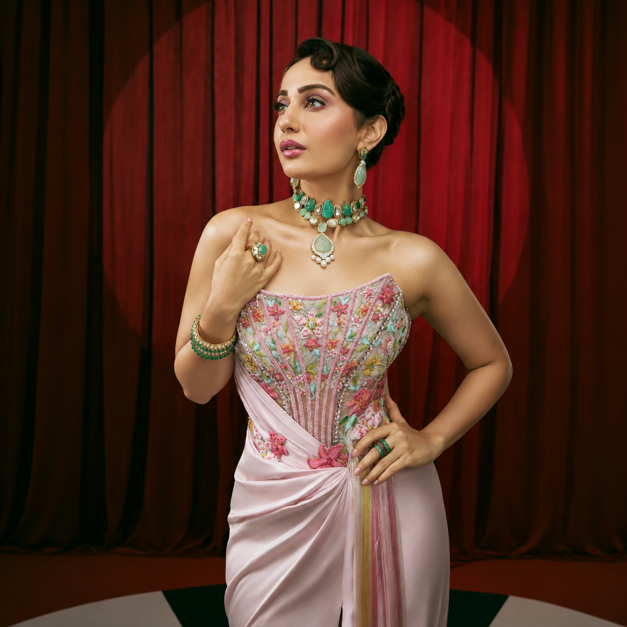 emerald necklace for festive look