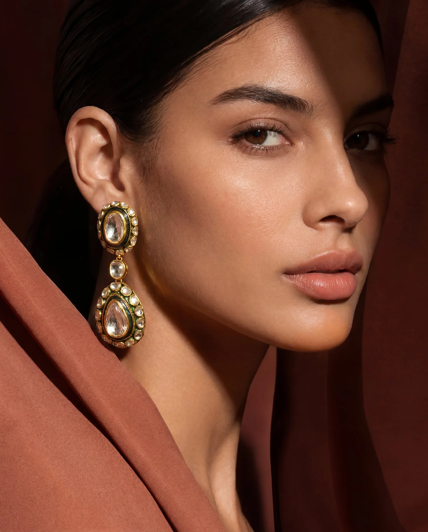 choosing jewellery for peach dress