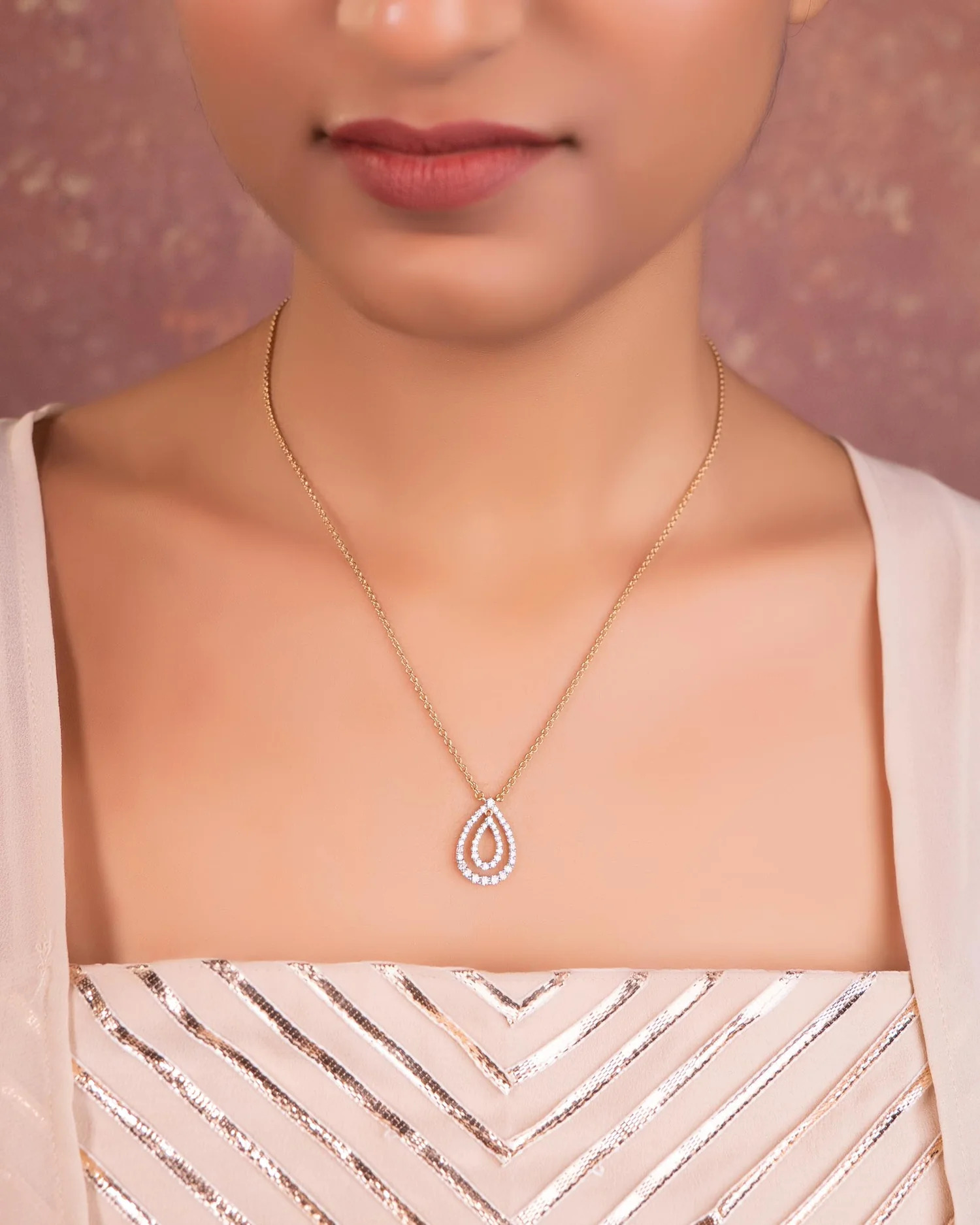 diamond jewellery for peach dress