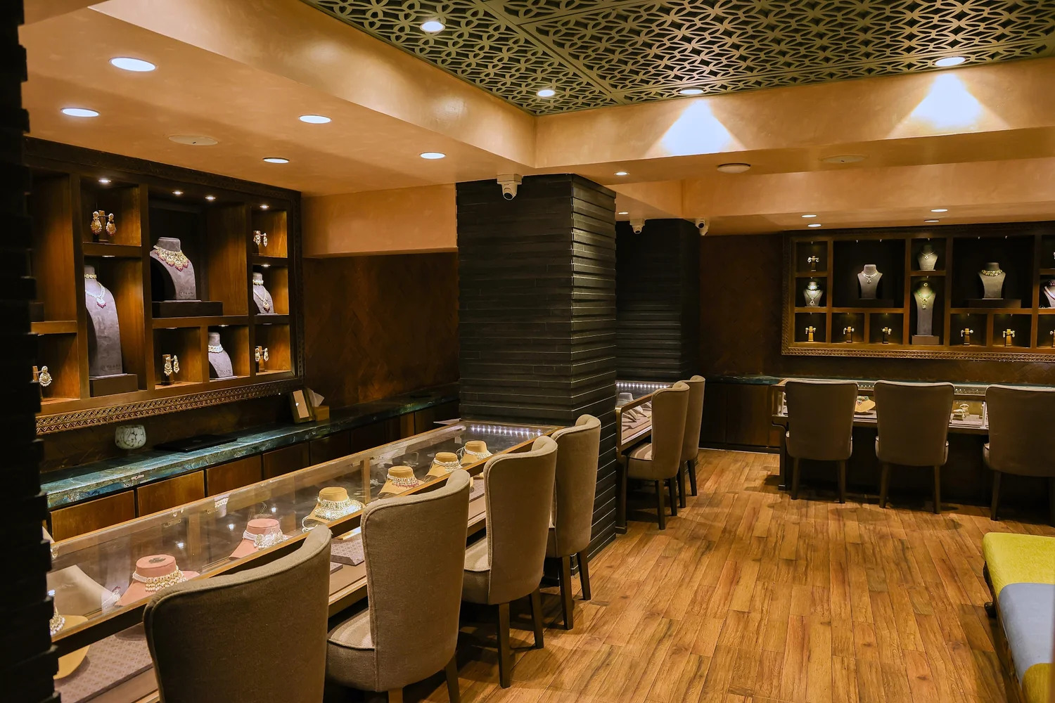tyaani-bandra